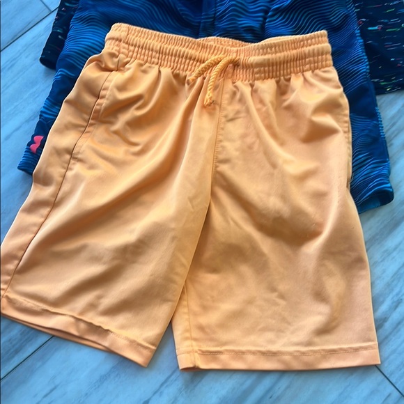 Athletic Shorts bundle of six - size 7/8 - Picture 5 of 7